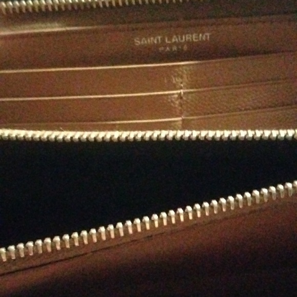 Yves Saint Laurent YSL Saharienne Shoulder Bag and wallet - Picture 10 of 11